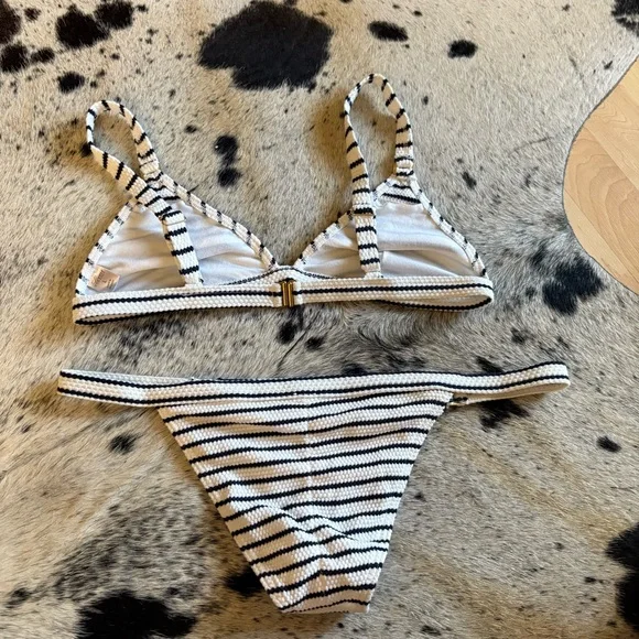 LOVERS + FRIENDS Seeing‎ Stripes Bikini Set Stripe Size M & L - Picture 4 of 8